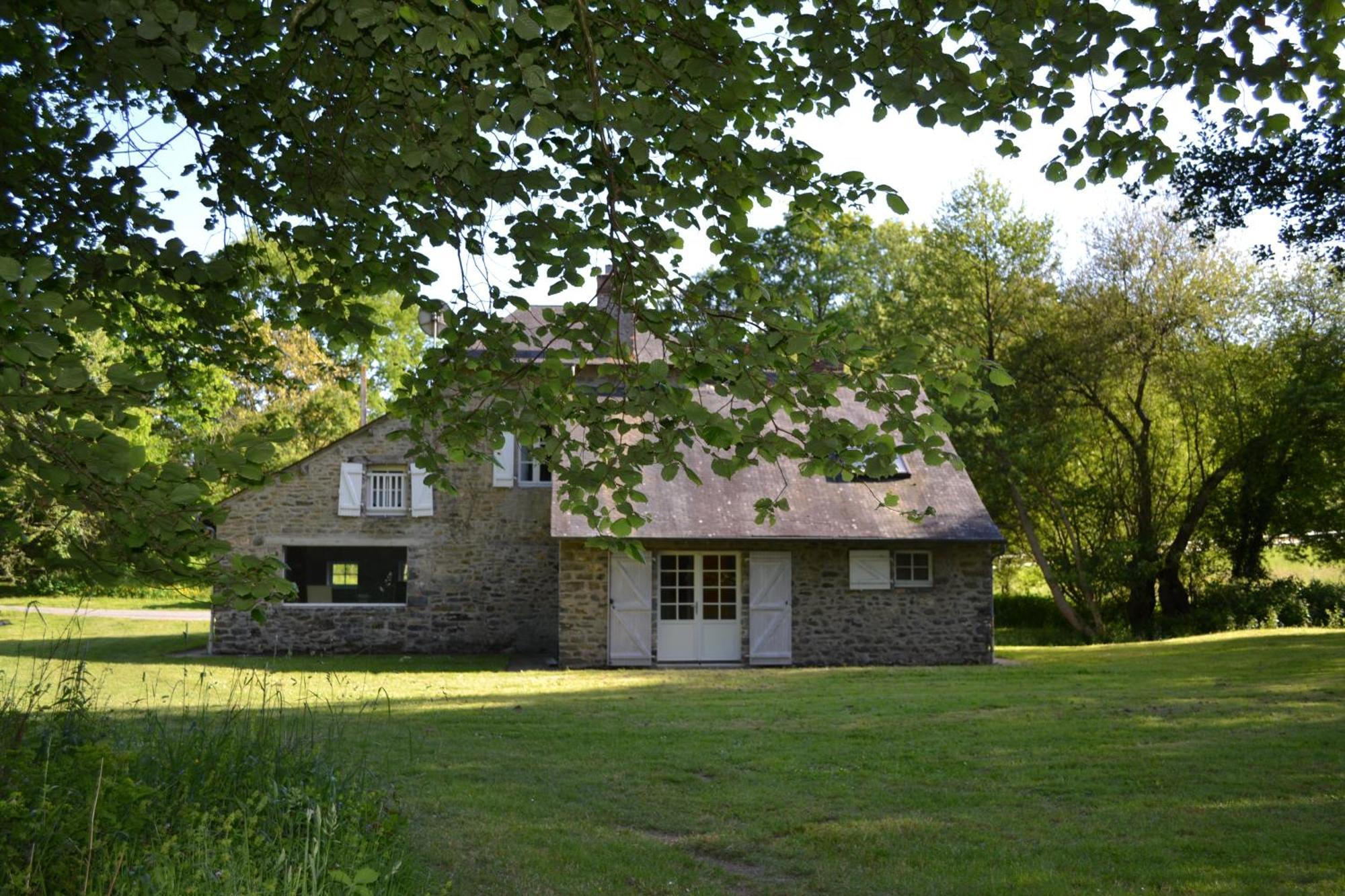 La Baconniere Domaine Des Vaulx - Locations De Cabanes Insolites المظهر الخارجي الصورة
