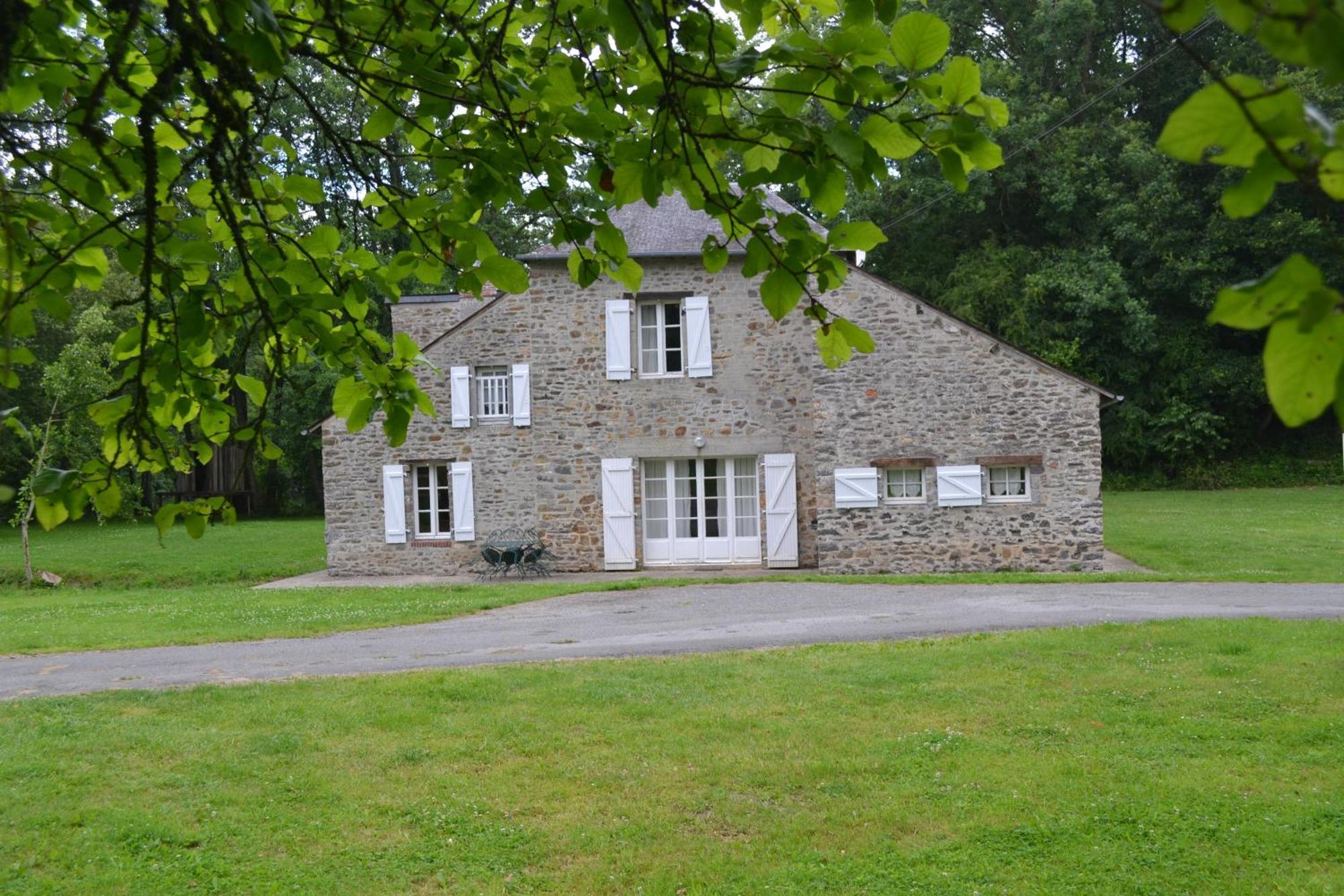 La Baconniere Domaine Des Vaulx - Locations De Cabanes Insolites المظهر الخارجي الصورة