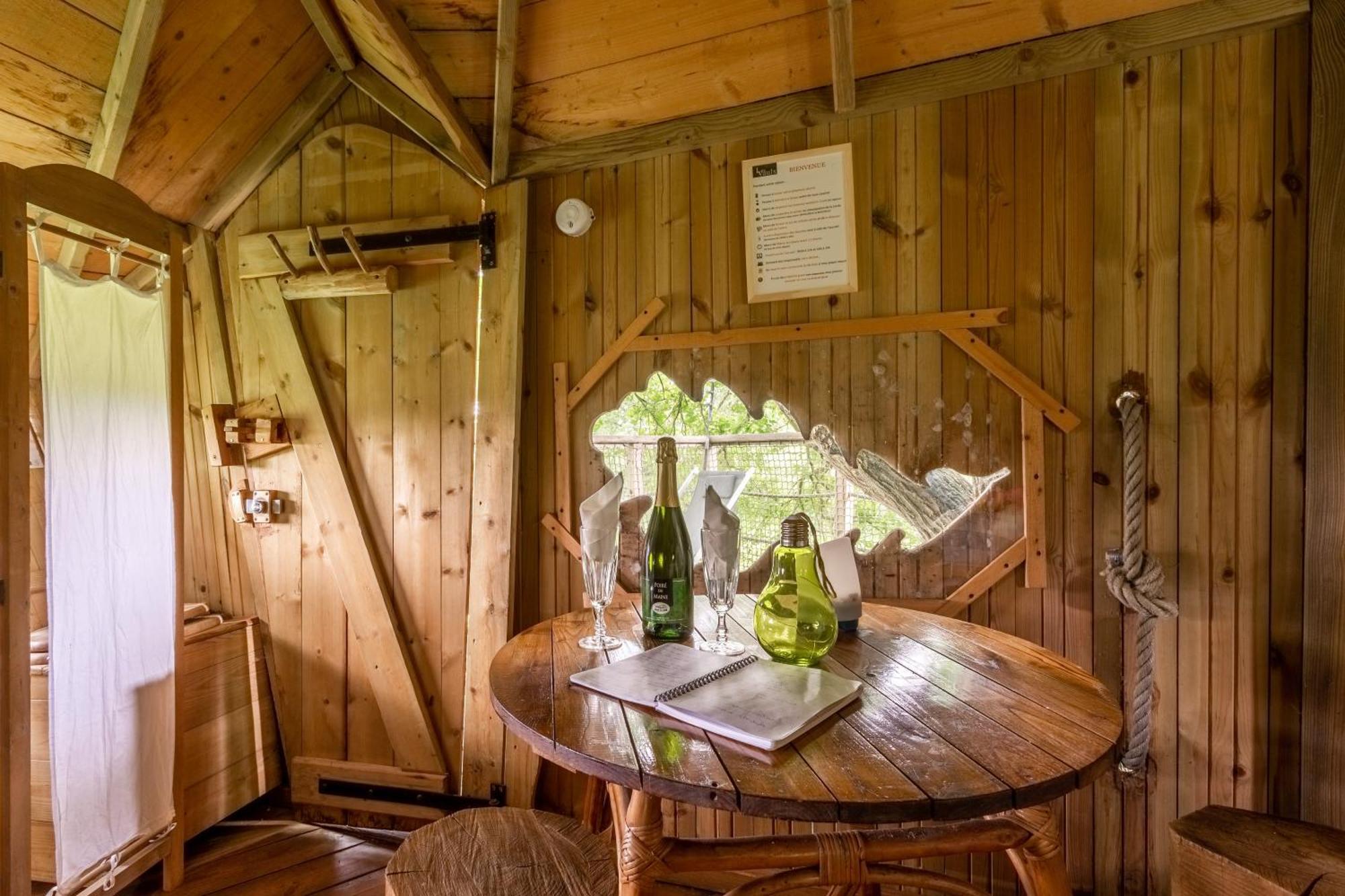 La Baconniere Domaine Des Vaulx - Locations De Cabanes Insolites المظهر الخارجي الصورة