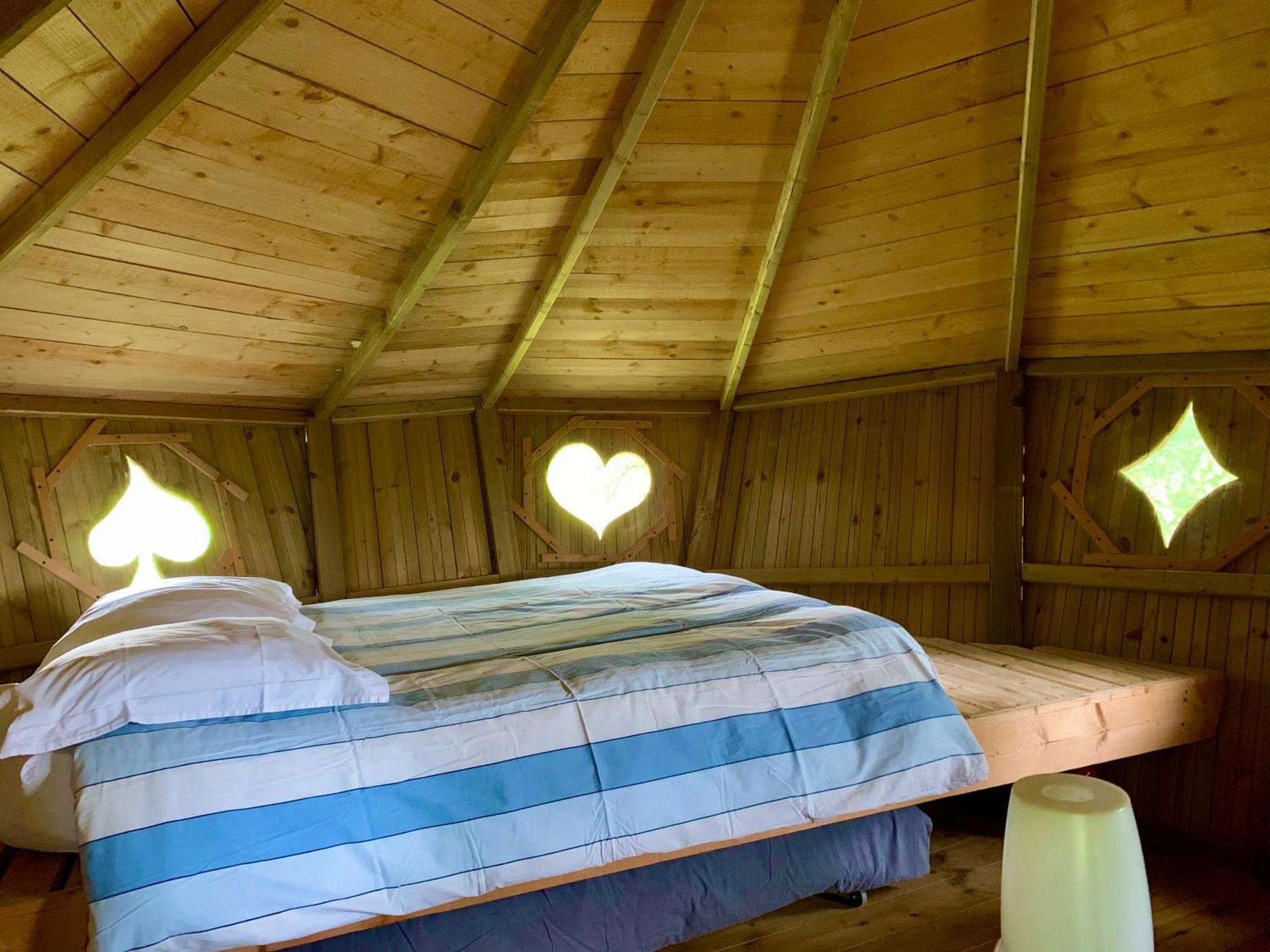 La Baconniere Domaine Des Vaulx - Locations De Cabanes Insolites المظهر الخارجي الصورة